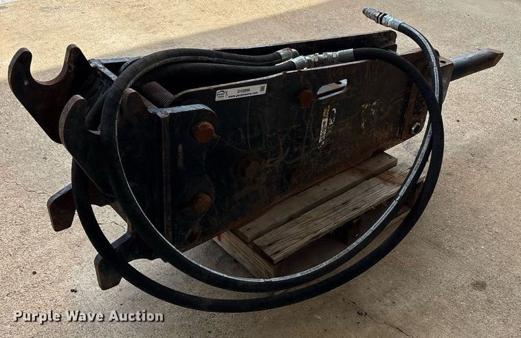 image for item DY0899 John Deere Work Site Pro breaker