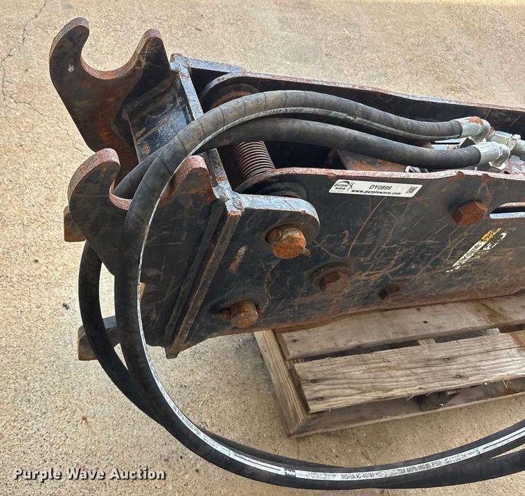 image for item DY0899 John Deere Work Site Pro breaker