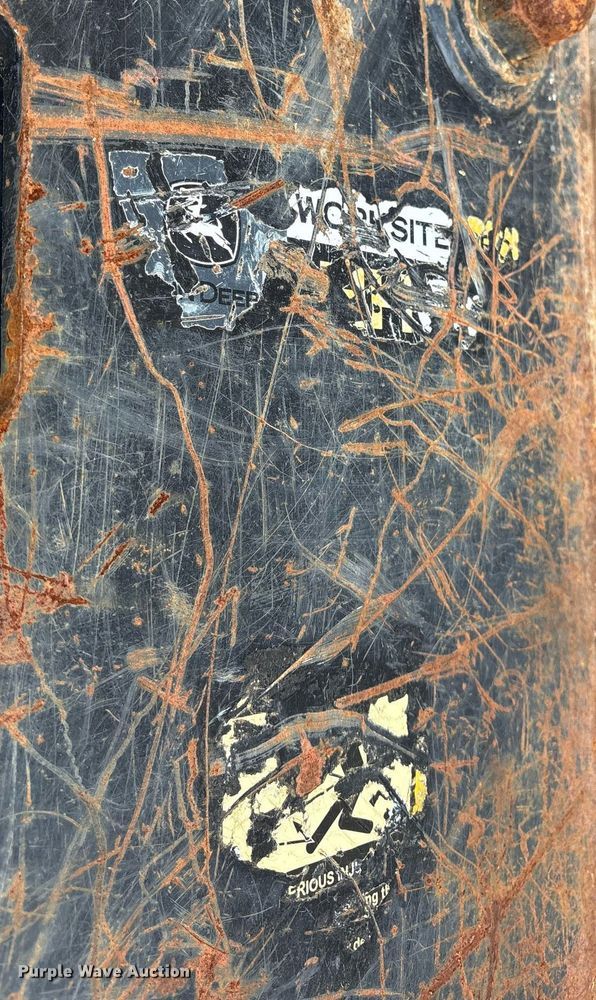 image for item DY0899 John Deere Work Site Pro breaker