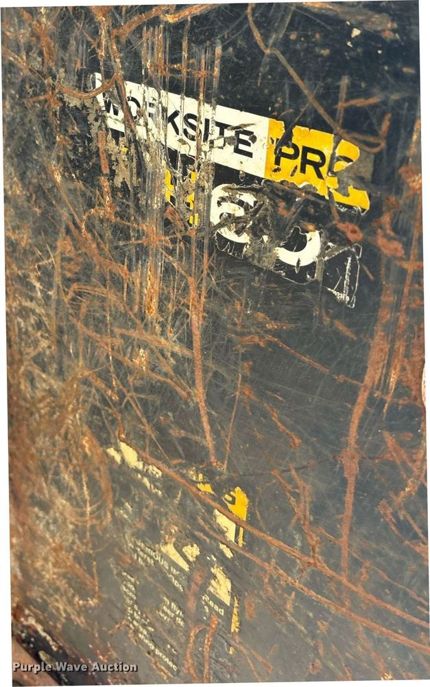 image for item DY0899 John Deere Work Site Pro breaker