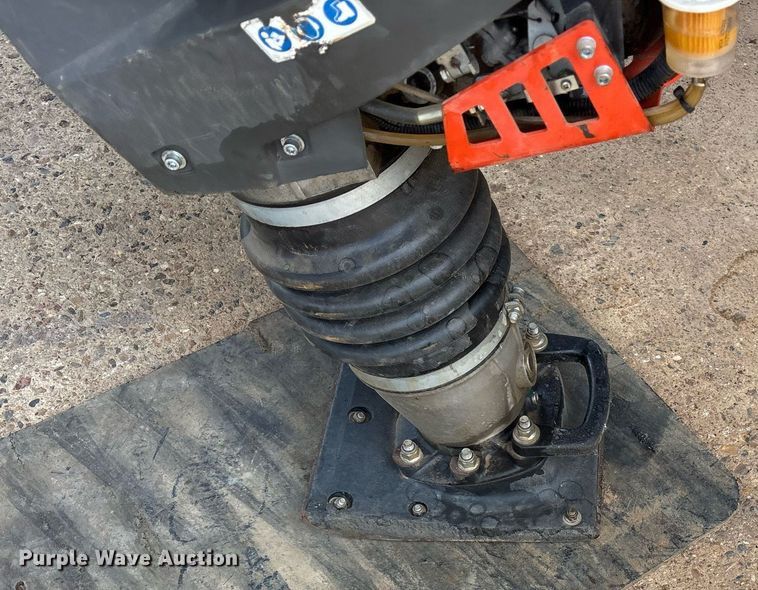 image for item DY0901 Husqvarna LT6005 plate compactor