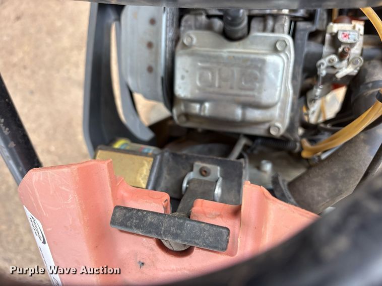 image for item DY0901 Husqvarna LT6005 plate compactor