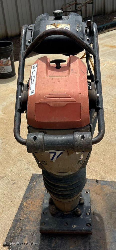 image for item DY0902 Husqvarna LT6005 plate compactor