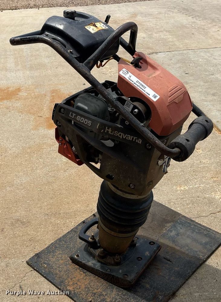 image for item DY0902 Husqvarna LT6005 plate compactor