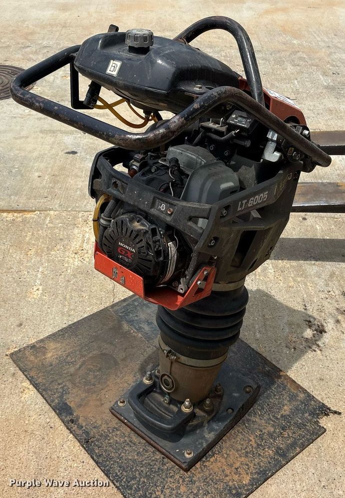 image for item DY0902 Husqvarna LT6005 plate compactor