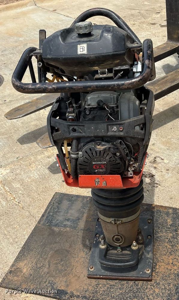 image for item DY0902 Husqvarna LT6005 plate compactor