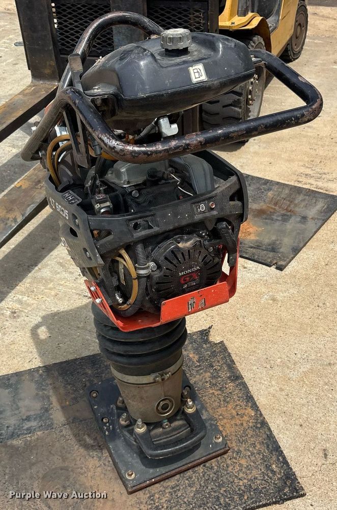 image for item DY0902 Husqvarna LT6005 plate compactor