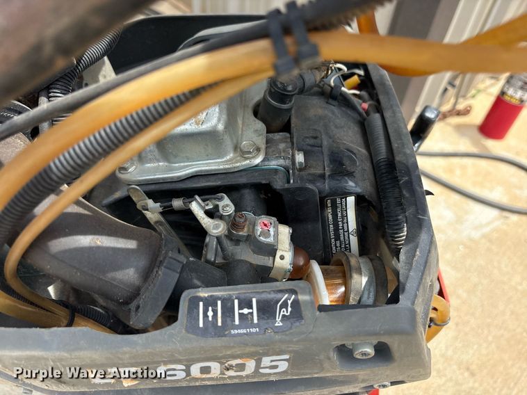 image for item DY0902 Husqvarna LT6005 plate compactor