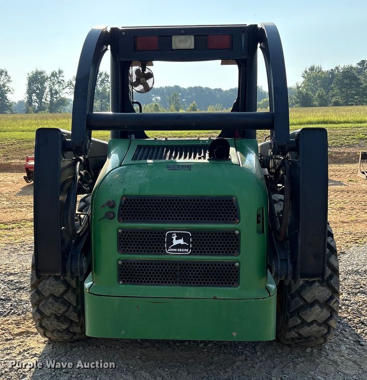 image for item DY0911 2000 John Deere 240 skid steer loader