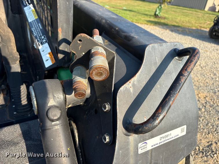 image for item DY0911 2000 John Deere 240 skid steer loader