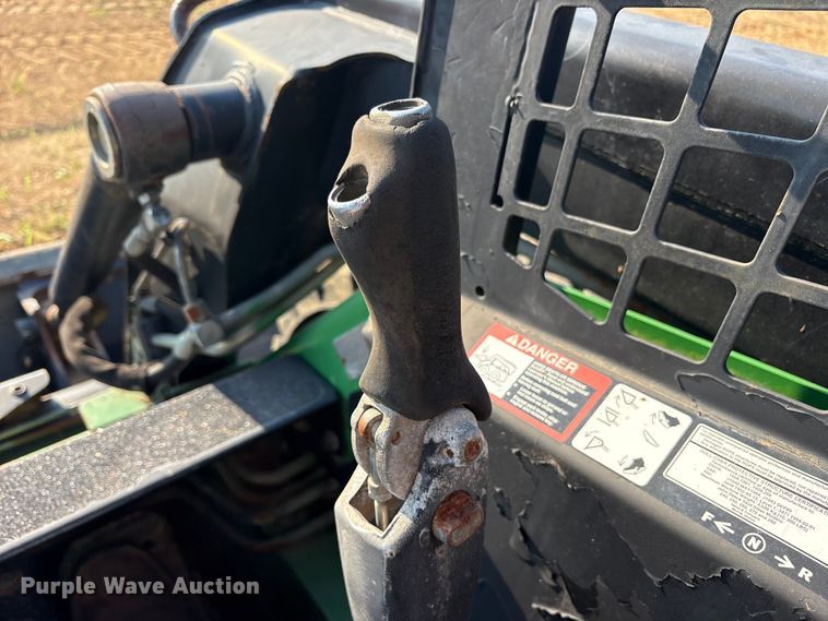 image for item DY0911 2000 John Deere 240 skid steer loader