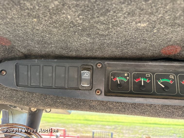 image for item DY0911 2000 John Deere 240 skid steer loader