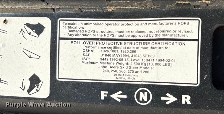 image for item DY0911 2000 John Deere 240 skid steer loader