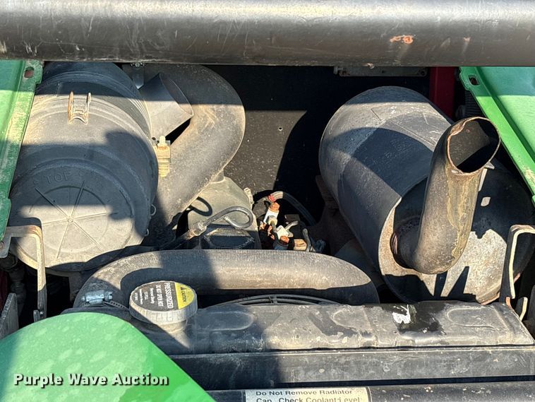 image for item DY0911 2000 John Deere 240 skid steer loader