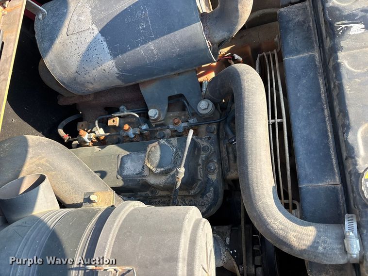 image for item DY0911 2000 John Deere 240 skid steer loader