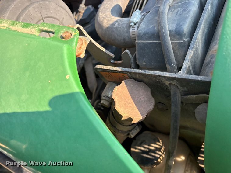 image for item DY0911 2000 John Deere 240 skid steer loader