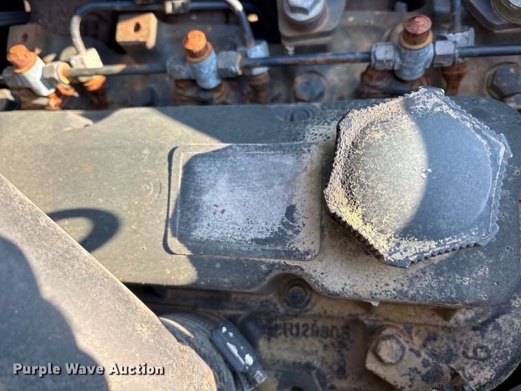 image for item DY0911 2000 John Deere 240 skid steer loader