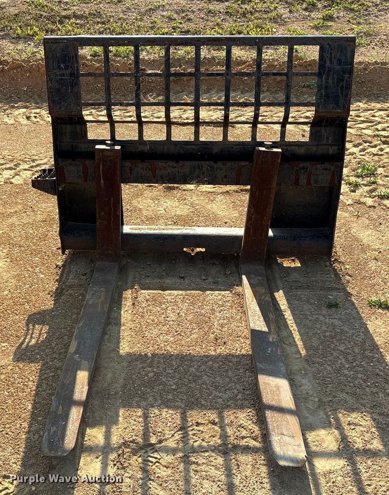 image for item DY0913 Caterpillar skid steer forks