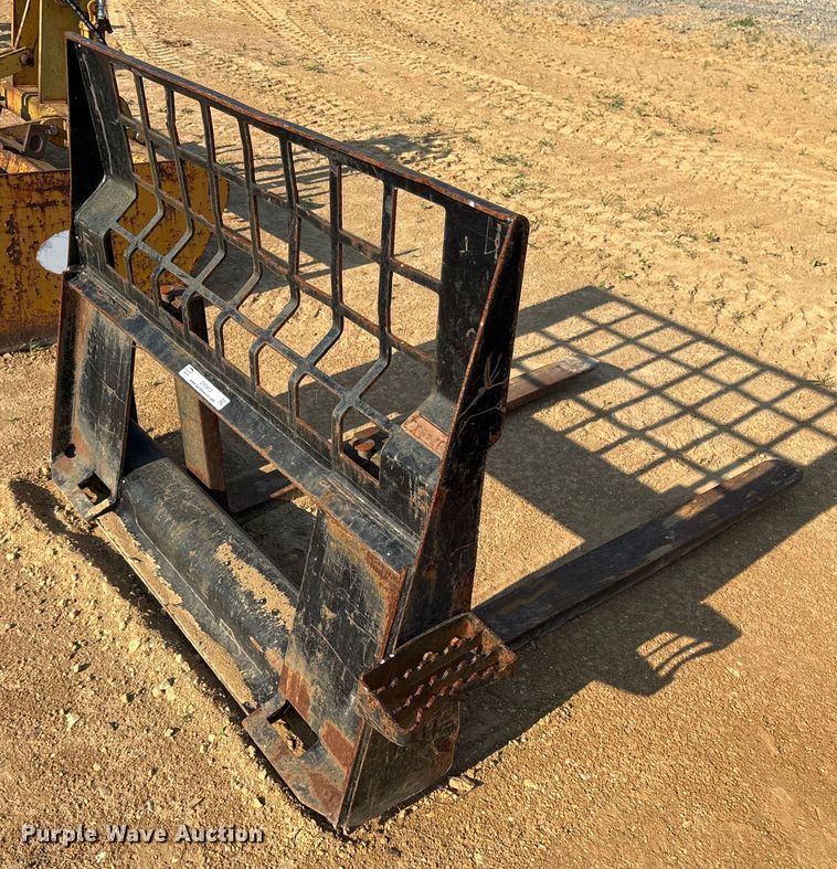 image for item DY0913 Caterpillar skid steer forks