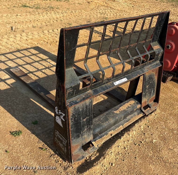 image for item DY0913 Caterpillar skid steer forks