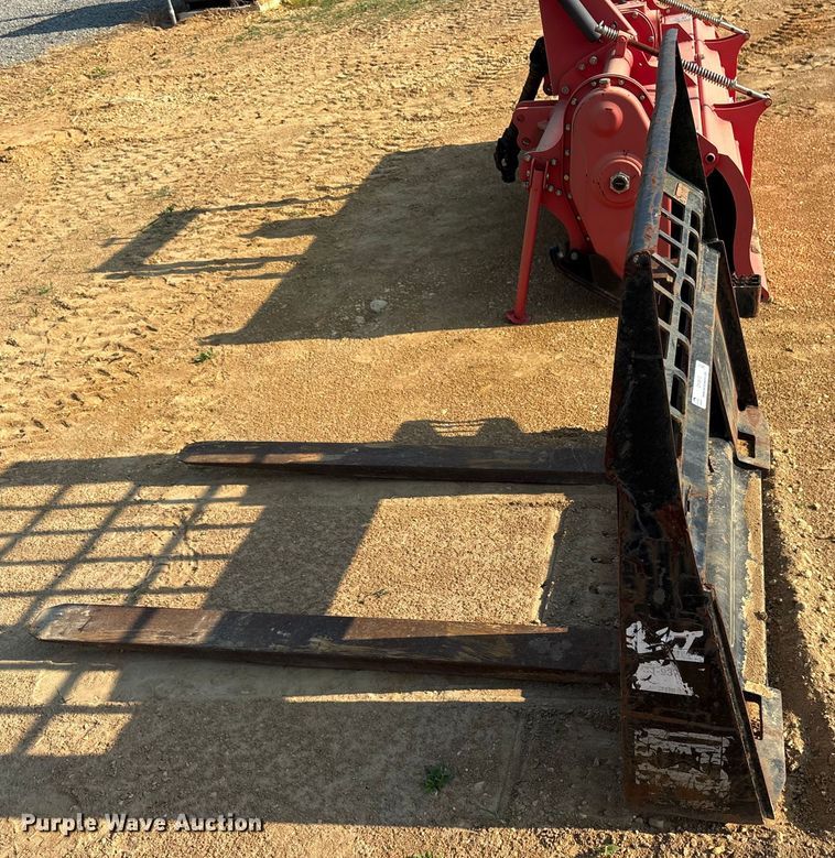 image for item DY0913 Caterpillar skid steer forks