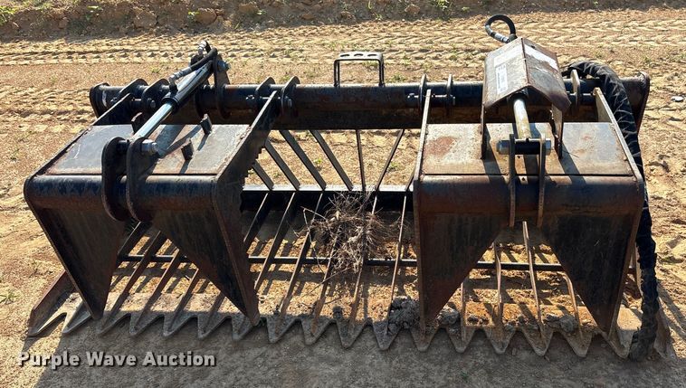 image for item DY0915 Skid steer grapple bucket