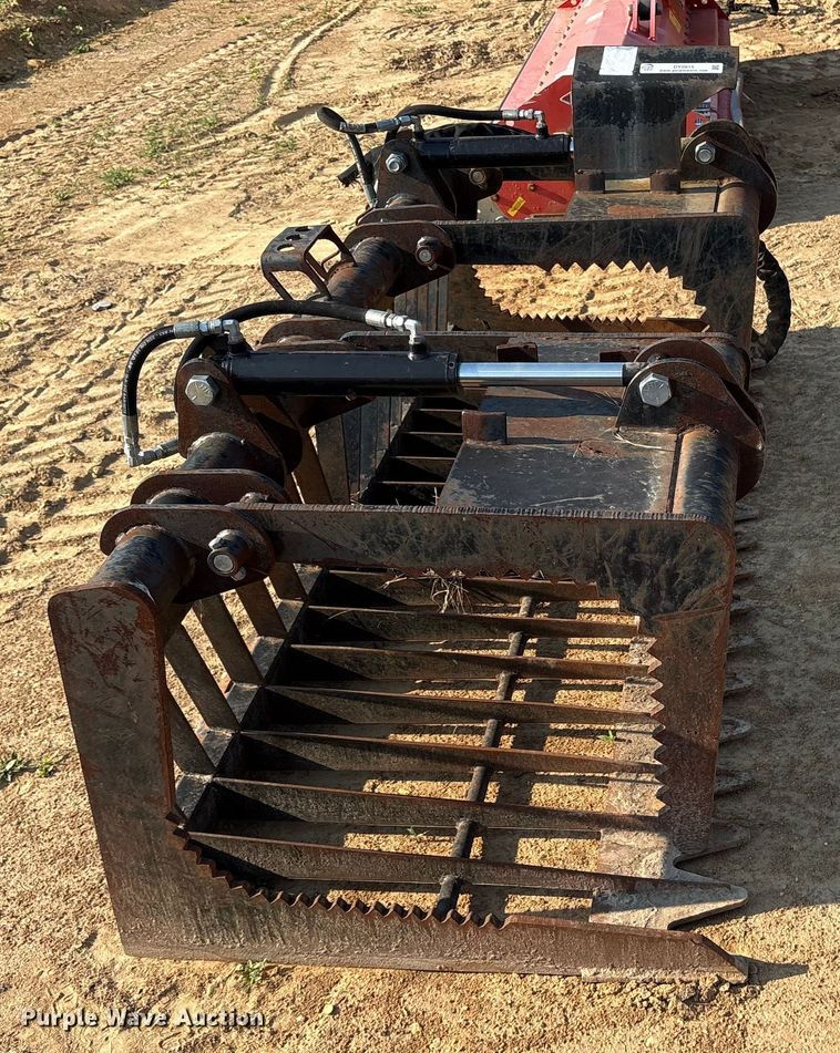 image for item DY0915 Skid steer grapple bucket