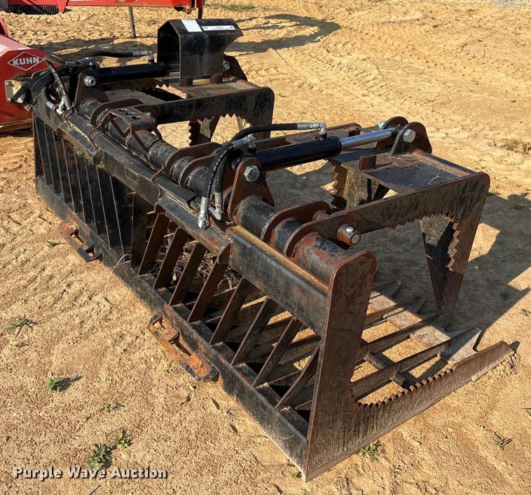 image for item DY0915 Skid steer grapple bucket