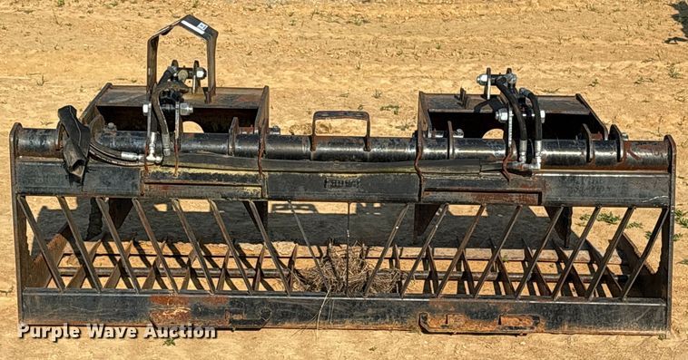 image for item DY0915 Skid steer grapple bucket