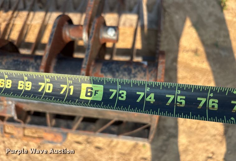 image for item DY0915 Skid steer grapple bucket