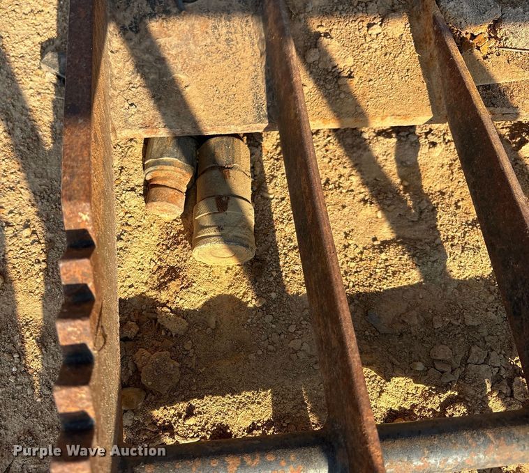 image for item DY0915 Skid steer grapple bucket