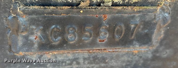 image for item DY0915 Skid steer grapple bucket