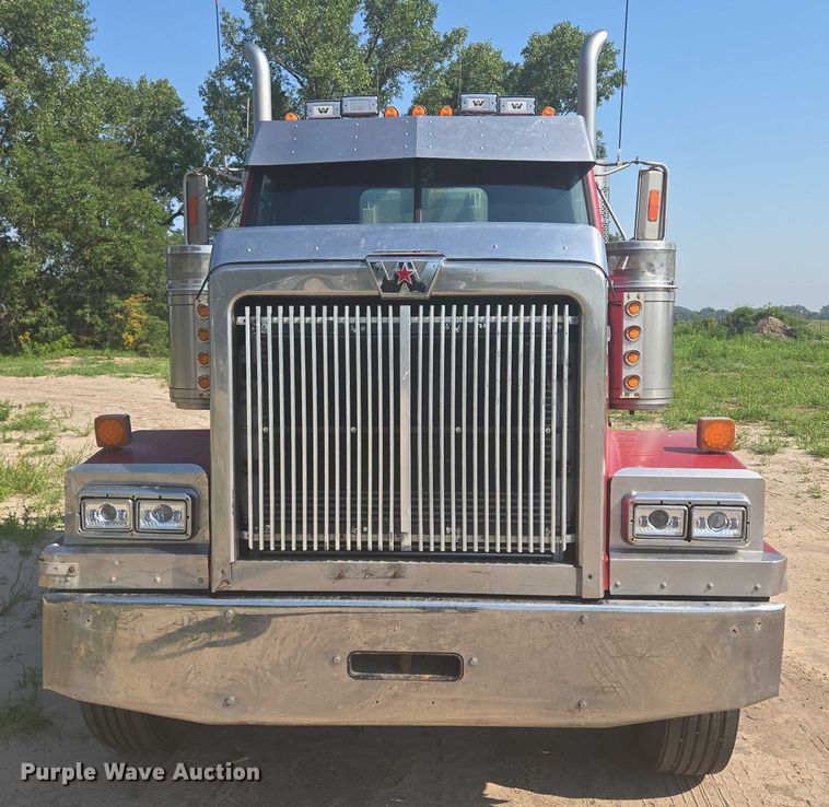 image for item DY1098 2010 Western Star 4900XL semi truck