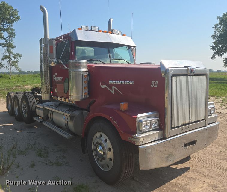 image for item DY1098 2010 Western Star 4900XL semi truck