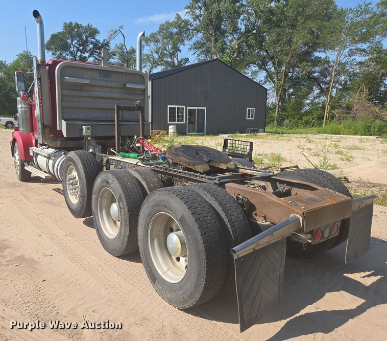 image for item DY1098 2010 Western Star 4900XL semi truck