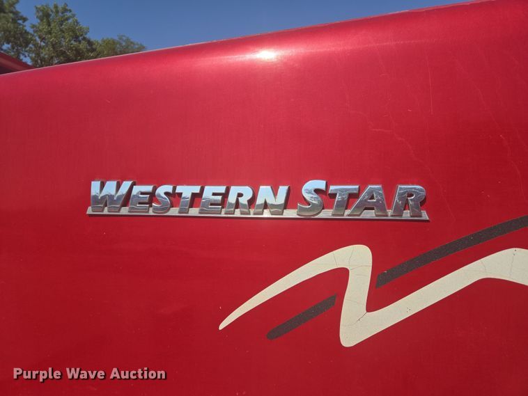 image for item DY1098 2010 Western Star 4900XL semi truck