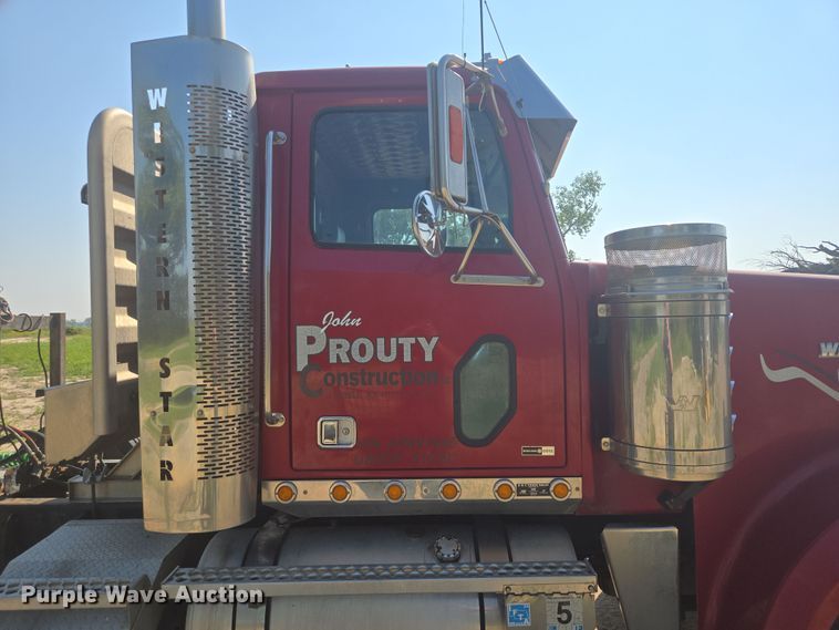 image for item DY1098 2010 Western Star 4900XL semi truck