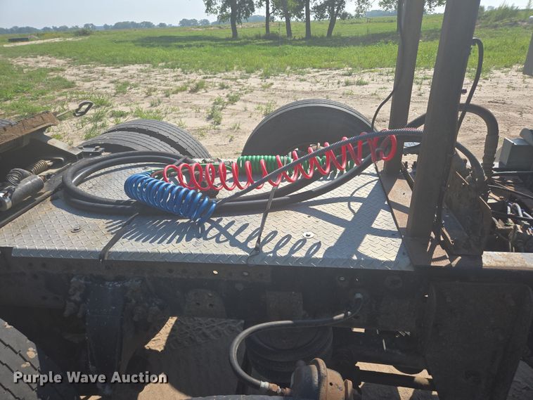 image for item DY1098 2010 Western Star 4900XL semi truck