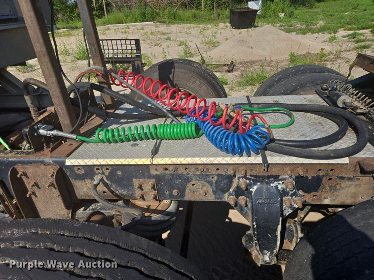 image for item DY1098 2010 Western Star 4900XL semi truck