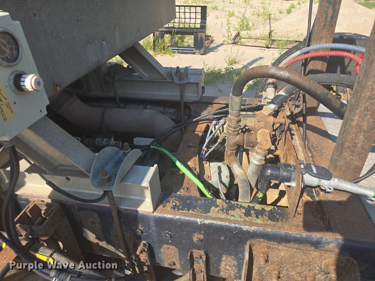 image for item DY1098 2010 Western Star 4900XL semi truck