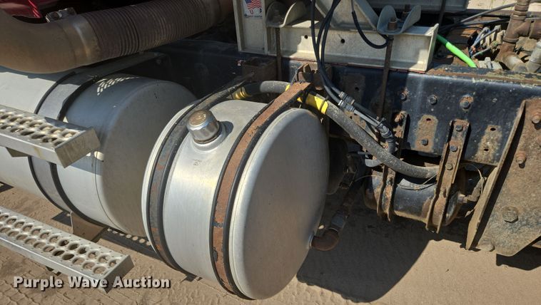 image for item DY1098 2010 Western Star 4900XL semi truck