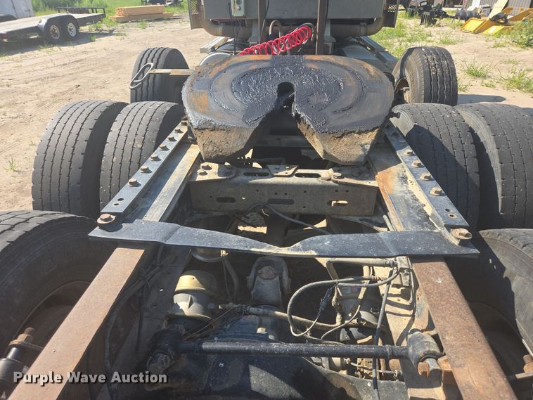 image for item DY1098 2010 Western Star 4900XL semi truck