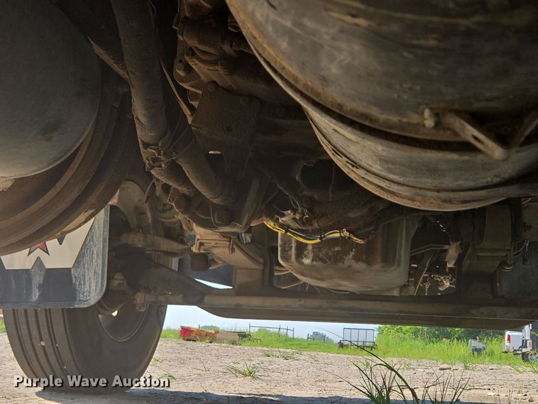 image for item DY1098 2010 Western Star 4900XL semi truck