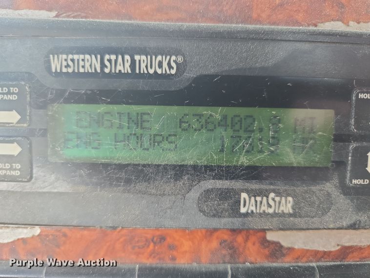 image for item DY1098 2010 Western Star 4900XL semi truck