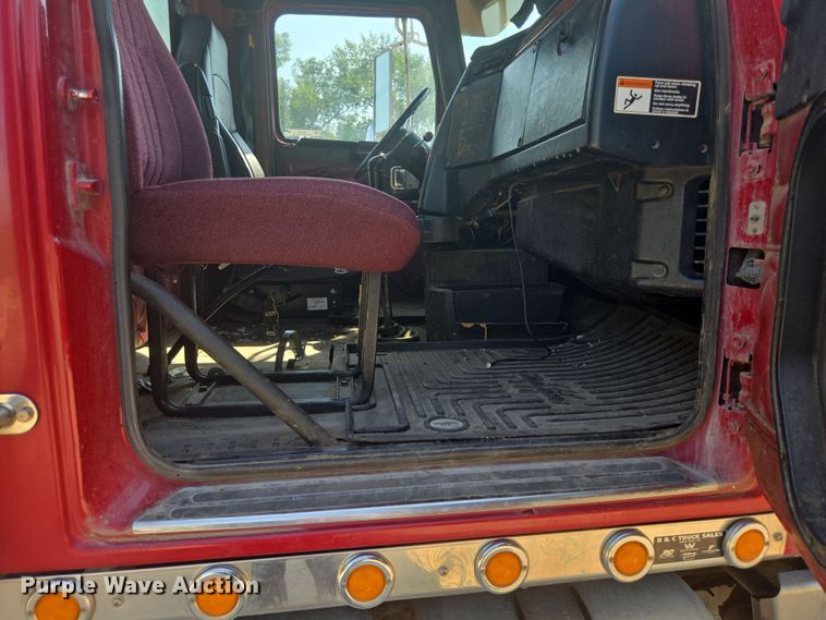 image for item DY1098 2010 Western Star 4900XL semi truck