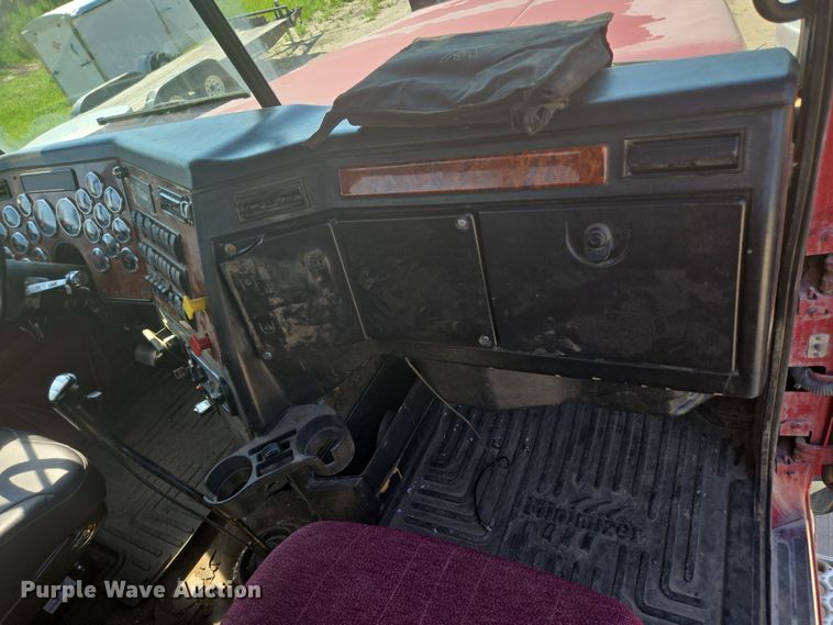 image for item DY1098 2010 Western Star 4900XL semi truck