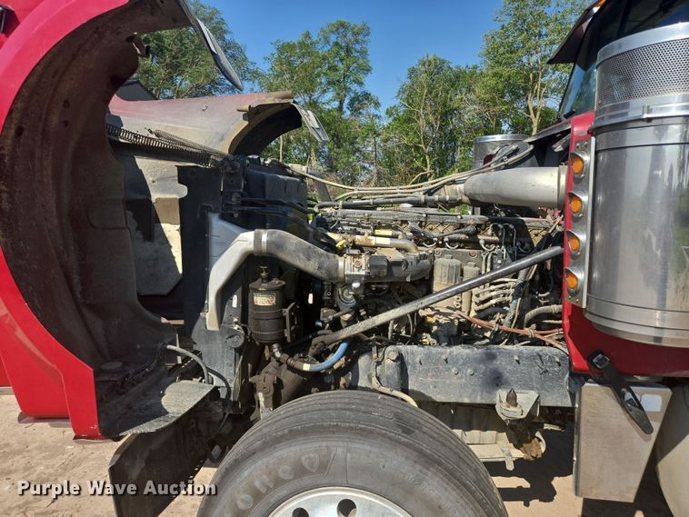 image for item DY1098 2010 Western Star 4900XL semi truck