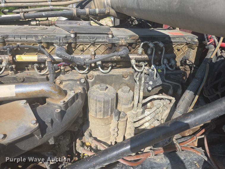 image for item DY1098 2010 Western Star 4900XL semi truck