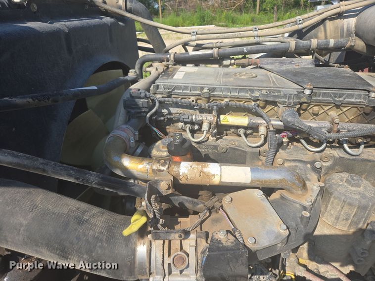 image for item DY1098 2010 Western Star 4900XL semi truck