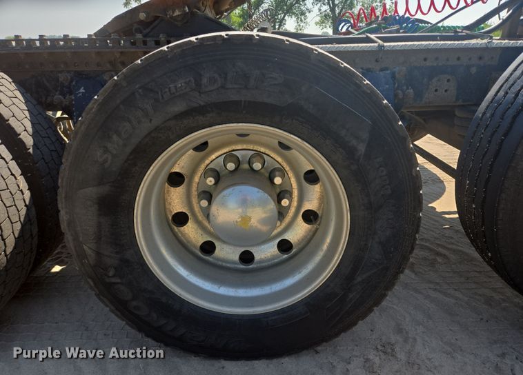 image for item DY1098 2010 Western Star 4900XL semi truck